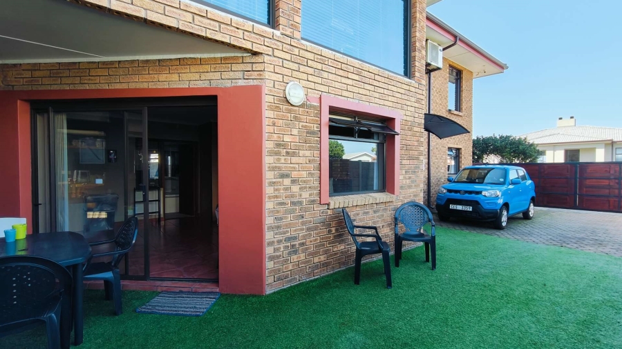 3 Bedroom Property for Sale in Bayview Western Cape